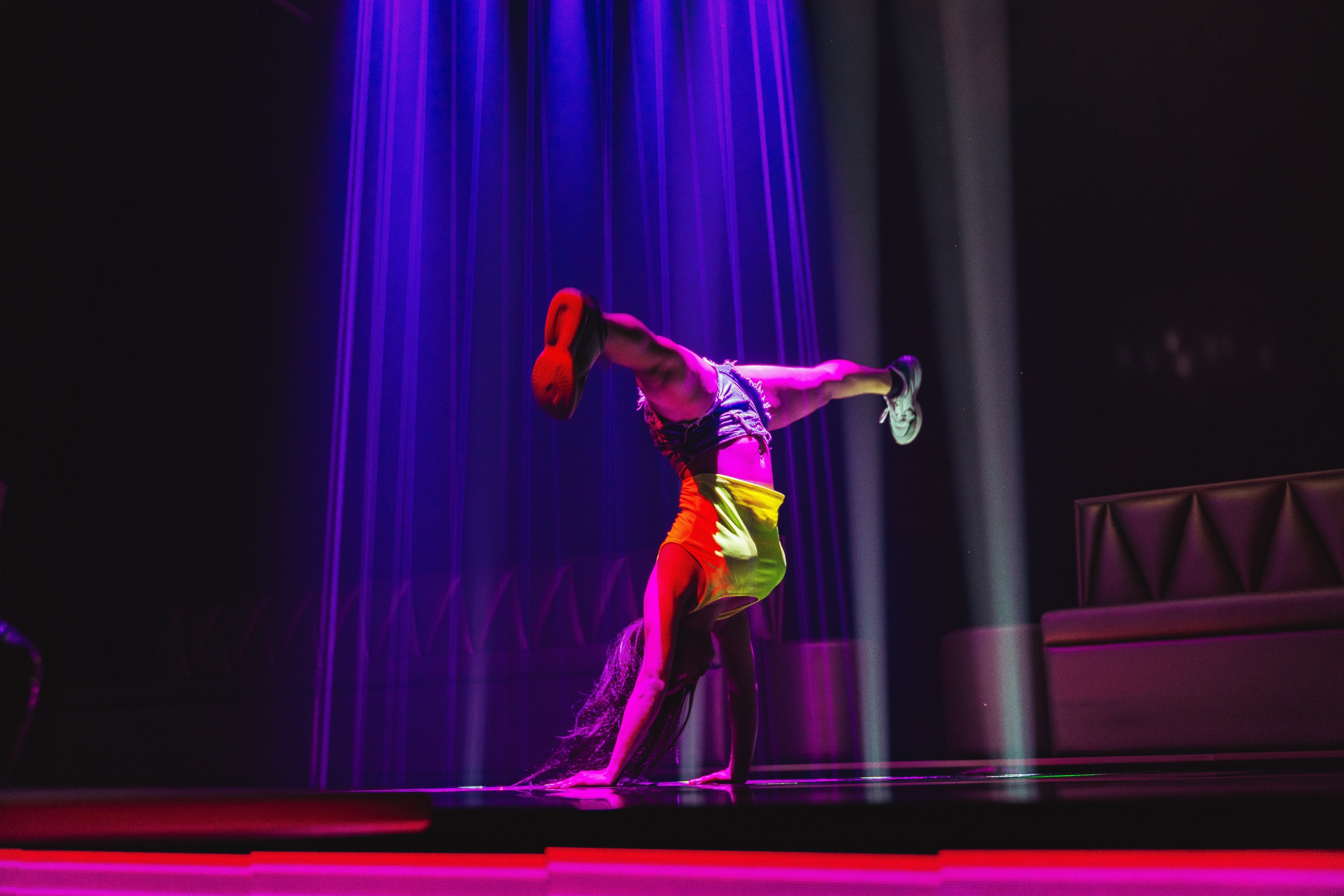 Breakdance performer at Shoukeen Lounge Dubai