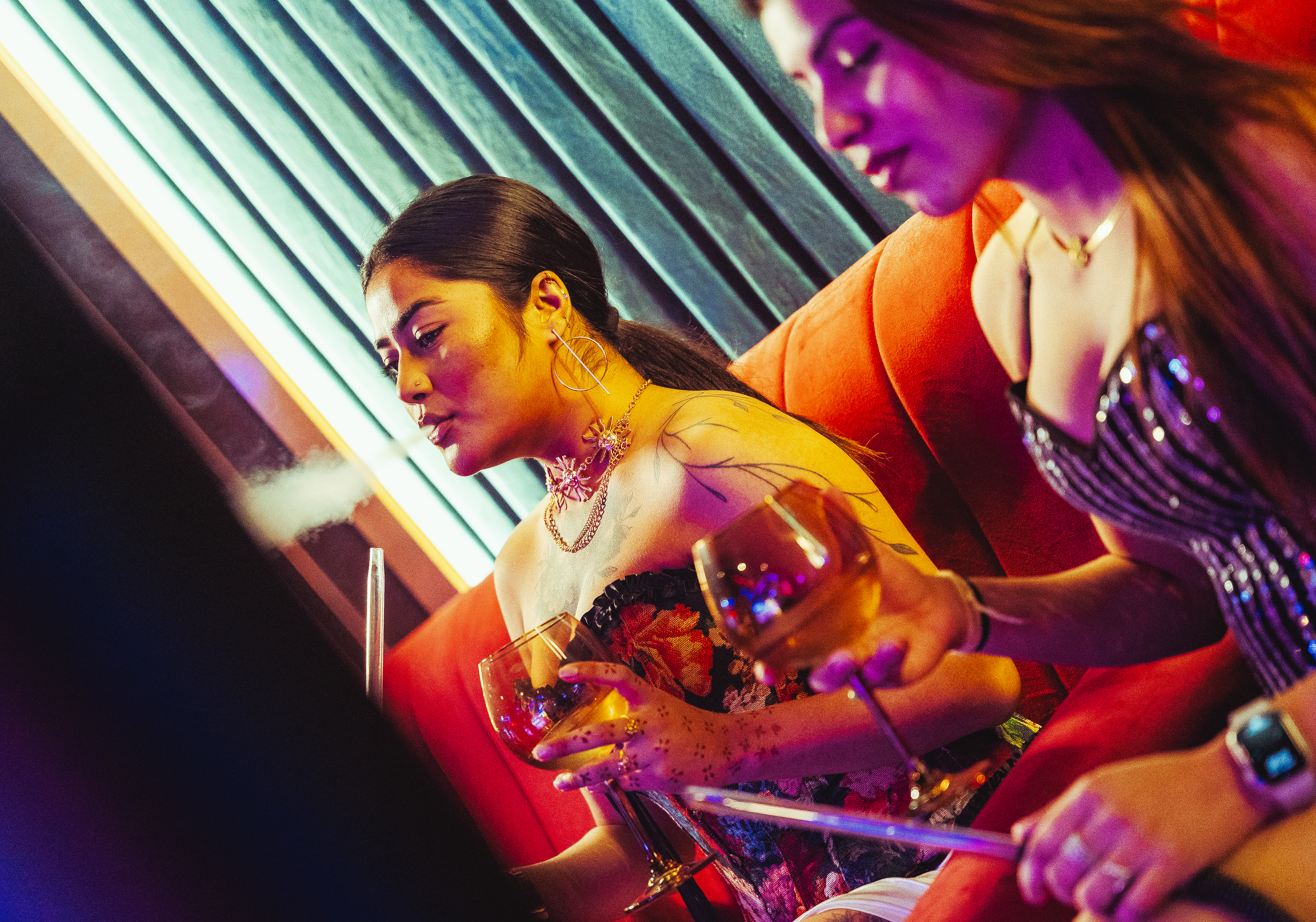 Close-up of premium shisha at Shoukeen Lounge Dubai